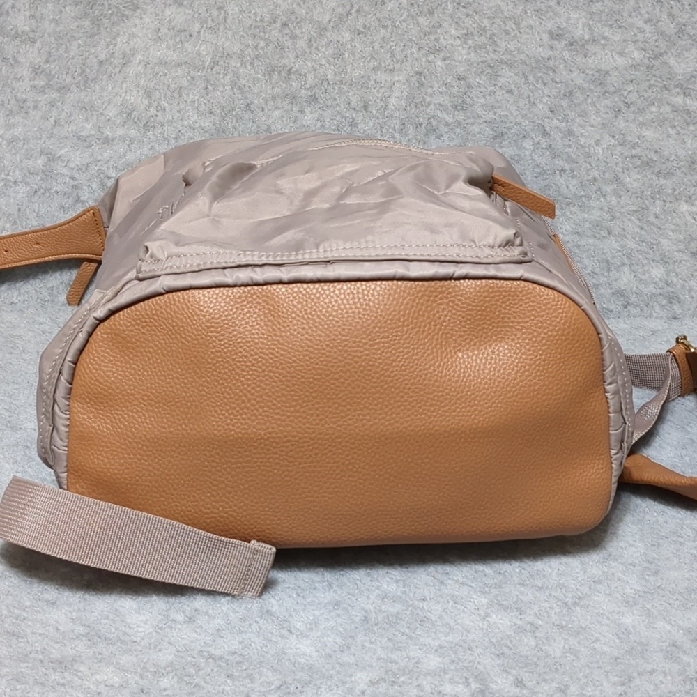 Tommy Bahama Lilac Nylon Campus Travel Laptop Backpack Tan Faux Leather NWOT - Picture 5 of 10